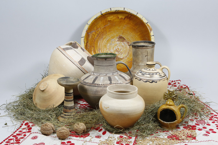 Посудом із глини від народних умільців користується всяк, хто дбає про здоров’я і добробут родини